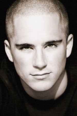 Graham Kosakoski interpretando a Sean Stover