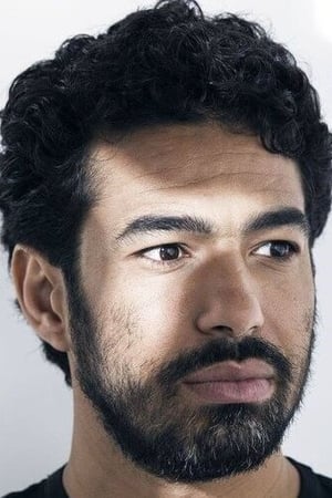 Helmi Dridi interpretando a Manolo