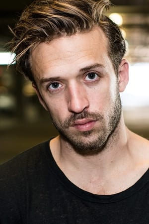 Henri Esteve — personaje: Mike