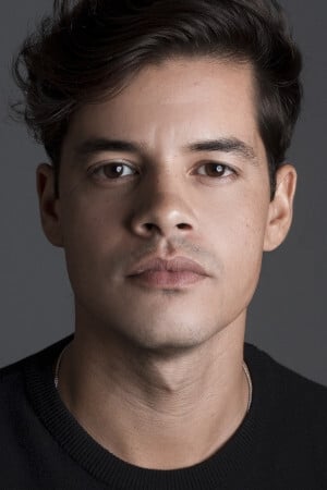 Ivo Lucas — personaje: Carlos, o Barman