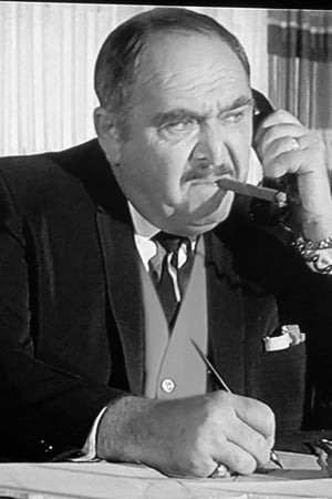 J. Edward McKinley interpretando a Dr. Miller