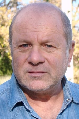 Jacques Bouanich interpretando a Ferlet, l'ex-comptable de Van der Merch