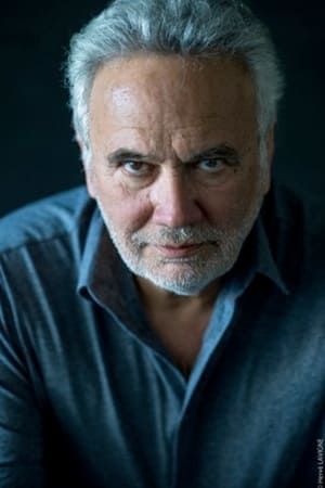 Jacques Germain interpretando a René