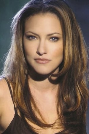 Jamie Elle Mann interpretando a Max West