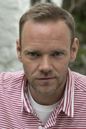 Joe Absolom interpretando a Pete