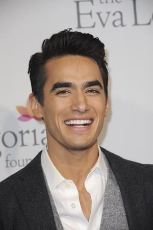 Jose Moreno Brooks interpretando a Charles