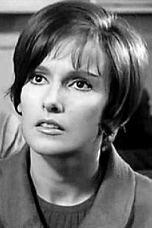 Karyn Balm interpretando a (uncredited)