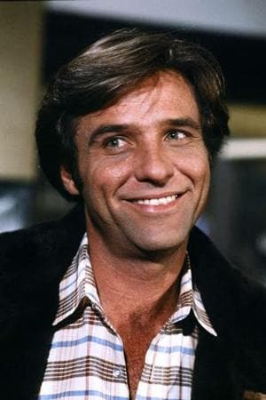 Kiel Martin interpretando a 