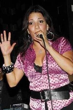 Leila Colom — personaje: Mami (Voice)