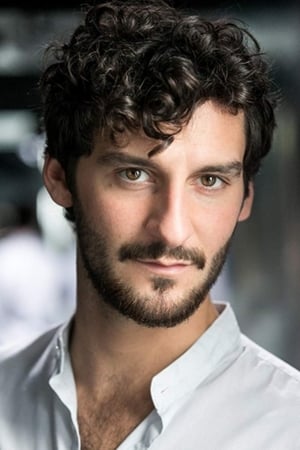 Tom Clark ha trabajado con Leon Cooke en 3 ocasiones