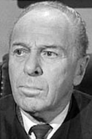 Lewis Martin interpretando a Hugo Borne