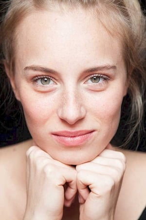 Loriane Klupsch interpretando a Sylvia