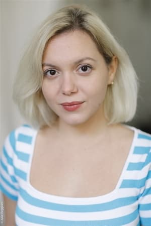 Margaux Rossi interpretando a Emilie