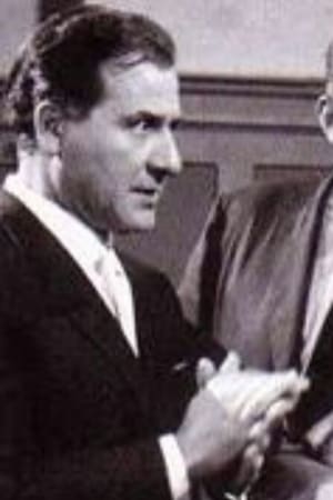 Mario Colli interpretando a Col. La Torre