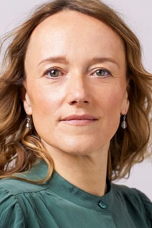 Marion Gretchen Schmitz interpretando a Managerin