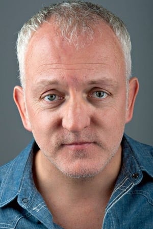 Mark A. Nash interpretando a Uncle Rudy