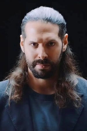 Matías Rispau interpretando a Adrián Goto