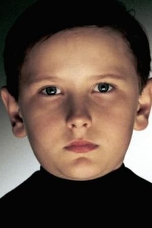 Matthew Harbour interpretando a Robbie Preston