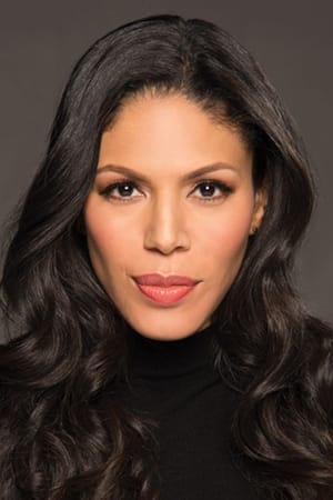 Merle Dandridge interpretando a Elvira