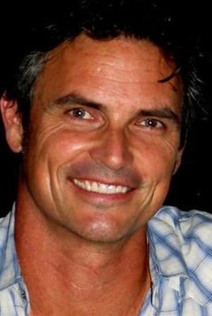 Michael Kaliski interpretando a Preston Davis