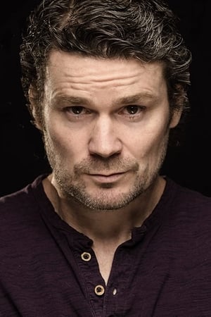 Lauryn Canny ha trabajado con Michael Patric en 1 ocasiones