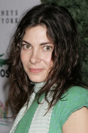 Jennifer Jason Leigh ha trabajado con Mina Badie en 5 ocasiones