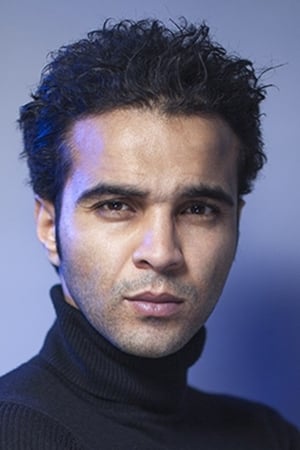 Mohamed Badissy interpretando a Karim