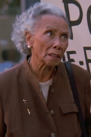 Montrose Hagins interpretando a Mrs. McCallister