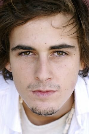 Nestor Aaron Absera interpretando a Jake