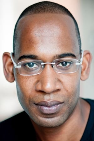 Nicholas A. Newman interpretando a Ashley