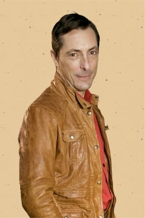 Óscar Pastor interpretando a Santos