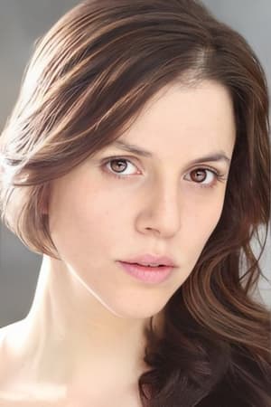 Pinar Ögün interpretando a