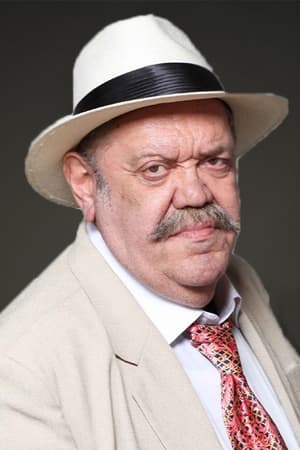 Ececan Gümeci ha trabajado con Rana Cabbar en 1 ocasiones