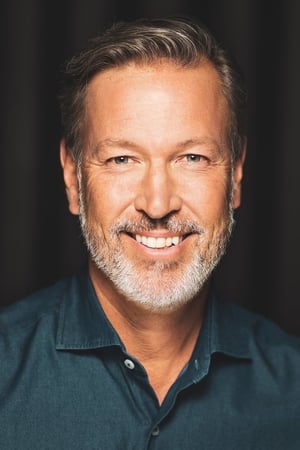 Ricardo Larrivée interpretando a Himself