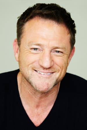 Rob Flanagan interpretando a Terry