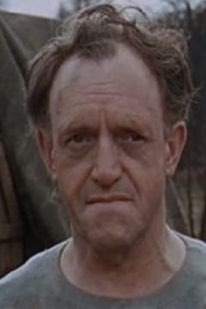 Roger Avon interpretando a Sergeant Tyson (uncredited)