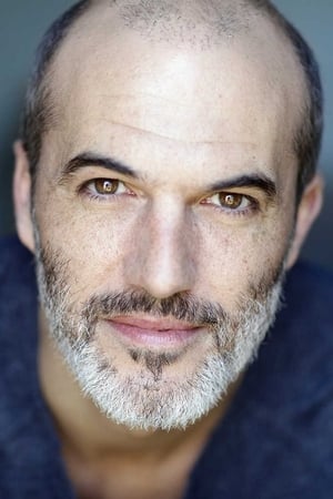 Romain Ogerau interpretando a Homme ascenseur