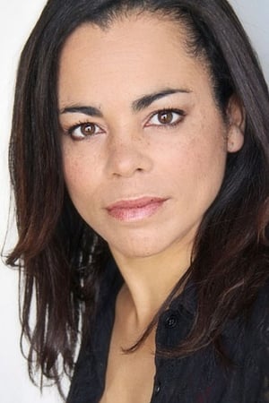 Sabra Williams interpretando a Regina Martin