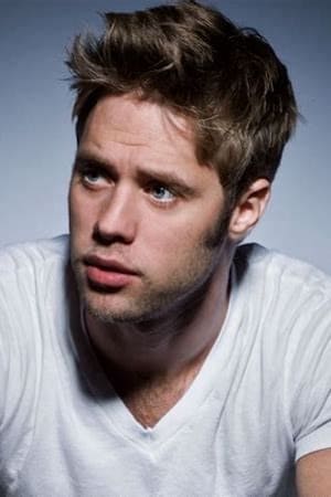 Shaun Sipos — personaje: Adam Strange