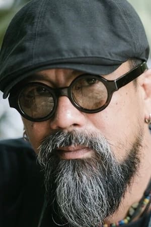 Surasak Wongthai interpretando a Tor