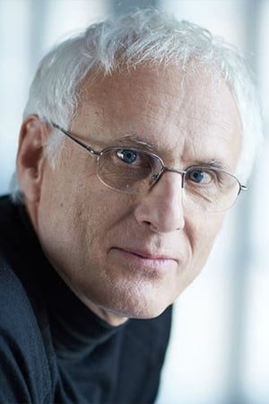 Tamás Puskás interpretando a 