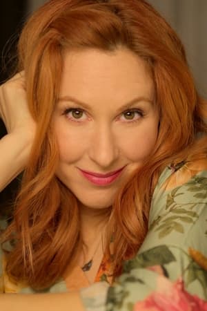 Tate Hanyok interpretando a Ms. Russell