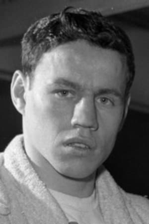 Terry Downes interpretando a George