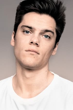 Theo Trebs interpretando a Harper