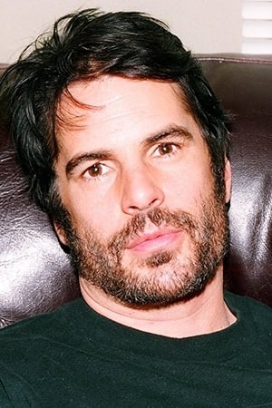 Thom Bierdz interpretando a Rich