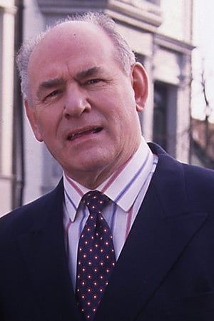 Tony Caunter interpretando a Ray Little