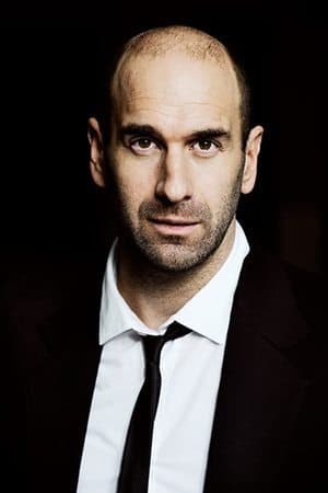 Urs Jucker interpretando a Philip Greiner