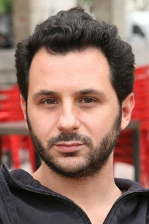 Vincent Colombe interpretando a Paul Eluard