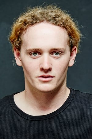 Wilson Moore interpretando a Warwick Trent