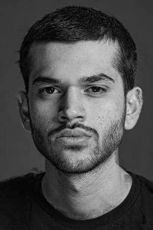 Yigit Ege Yazar en su biografía y filmografía